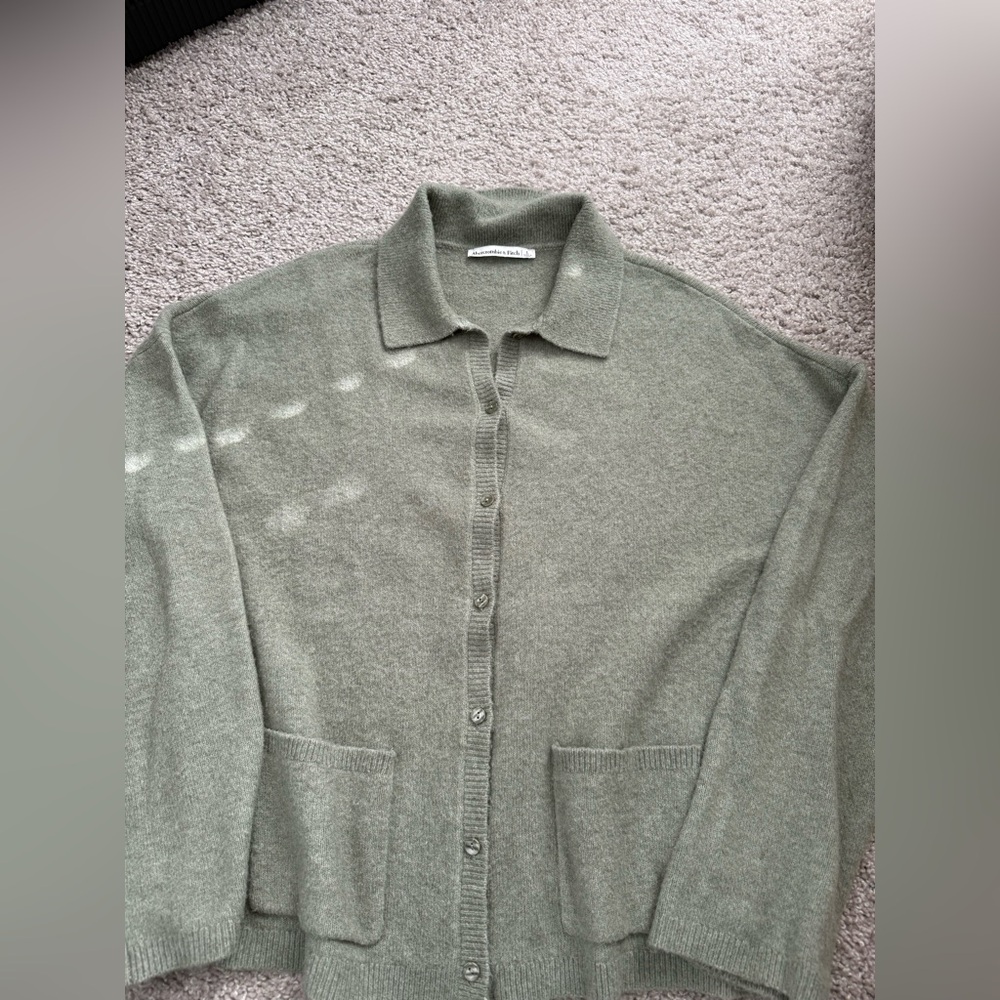 Abercrombie & Fitch Gray Collared Sweater
